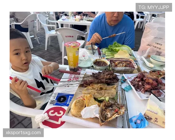 常园训练完直接拎爱马仕去夜市撸串