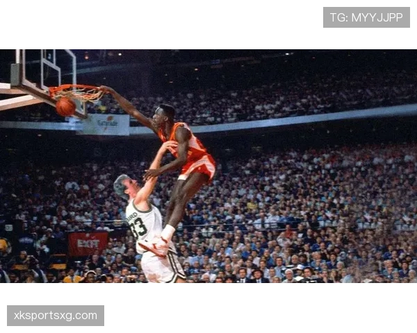 威尔金斯无球切入效率提升，拉开老鹰进攻空间